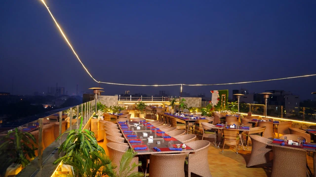 rooftop restaurants in DHA Lahore