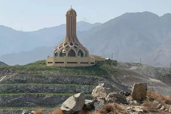 Khorfakaan-resistance-Monument
